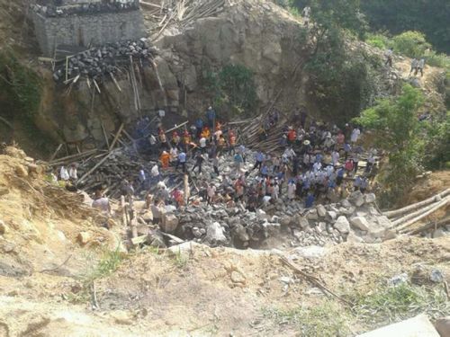 高州深鎮(zhèn)大橋坍塌