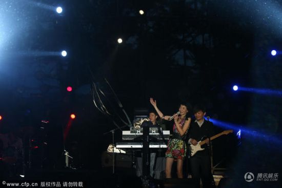 草莓音樂節張曼玉唱搖滾