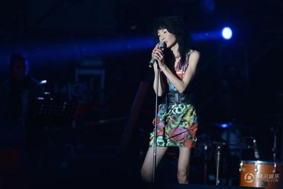 草莓音樂節張曼玉唱搖滾