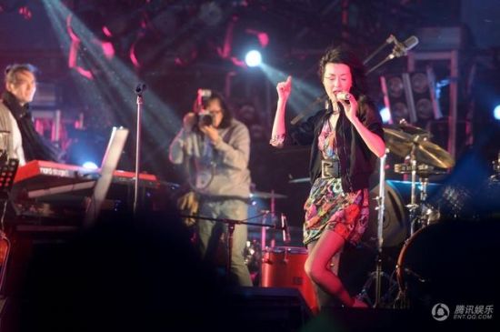 草莓音樂節張曼玉唱搖滾