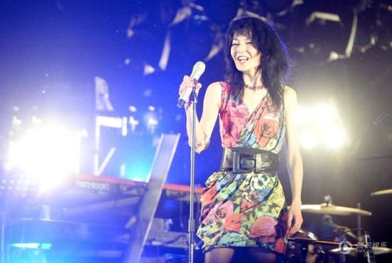 草莓音樂節張曼玉唱搖滾