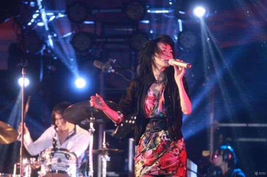 草莓音樂節張曼玉唱搖滾