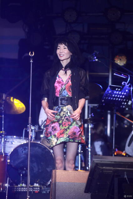 草莓音樂節(jié)張曼玉唱搖滾