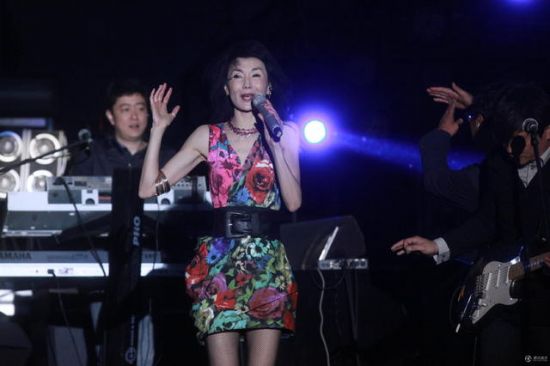 草莓音樂節張曼玉唱搖滾