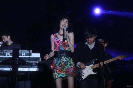草莓音樂節張曼玉唱搖滾