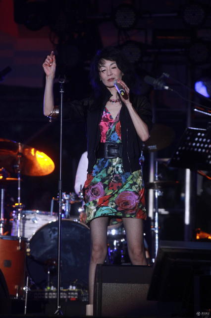 草莓音樂節張曼玉唱搖滾