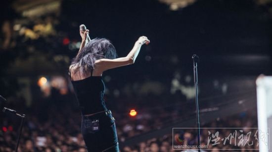 張曼玉唱歌跑調(diào)：2014上海草莓音樂節(jié)張曼玉唱歌圖片