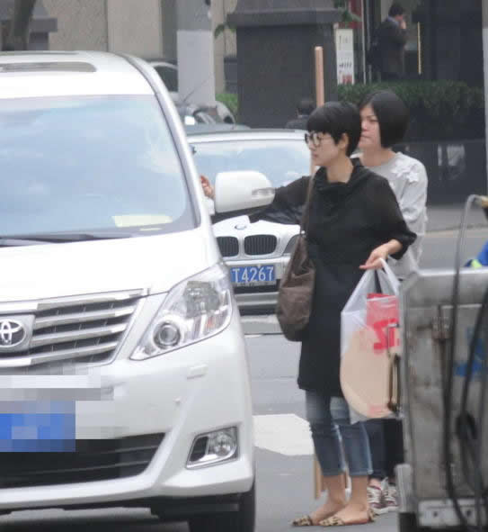 馬伊琍為大女兒買學習用品