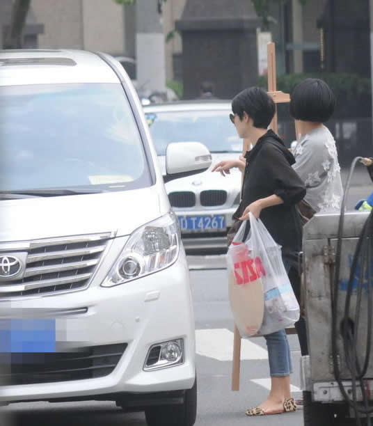 馬伊琍為大女兒買學習用品