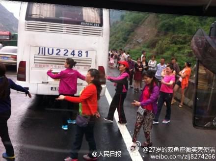 大媽高速廣場舞解悶