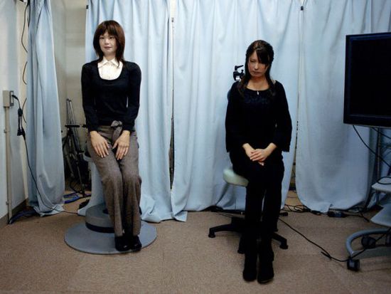 石黒浩實驗室里的類人機器人