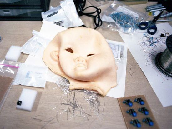 機器人臉部制作的材料 日本類人機器人