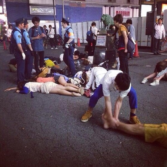 東京新宿女生集體昏倒