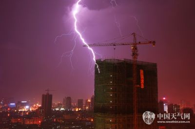 南寧雷陣雨：南寧夜空的閃電