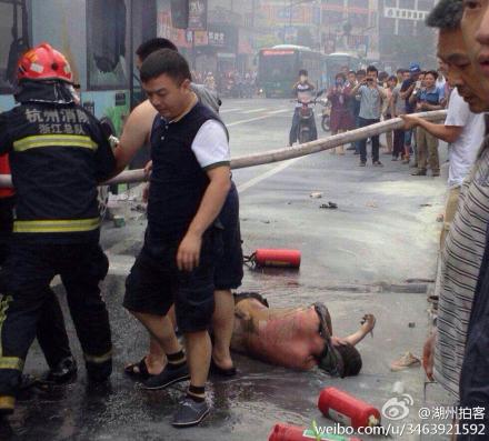 杭州公汽著火現(xiàn)場