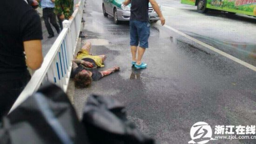 杭州公交車起火照片