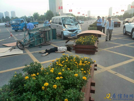 信陽市區(qū)車禍