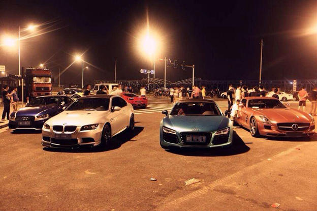 杭州灣新區(qū)30多輛超跑飚車