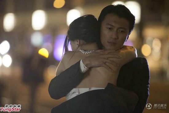 謝霆鋒高圓圓街頭擁吻照