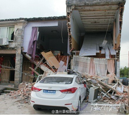 女司機開新車撞父母房子