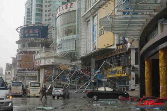 威馬遜臺風經過廣西留下一片狼藉