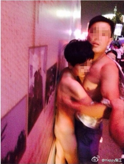 鄭州小三被原配扒光衣服