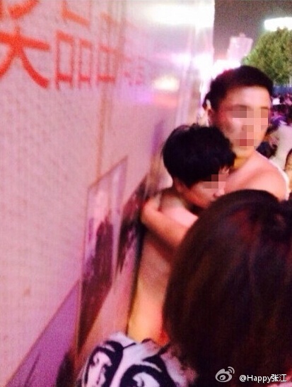 鄭州小三被原配扒光衣服