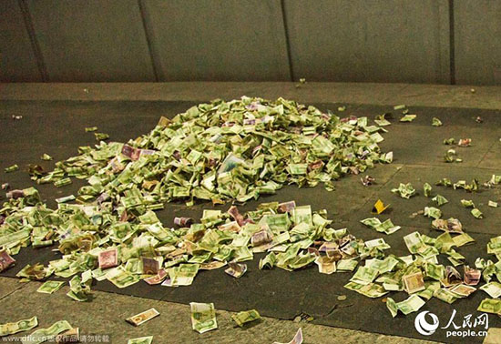 十三陵定陵地宮 祈福紙幣到處都是