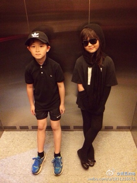 黃多多和男閨蜜合影 女王范十足