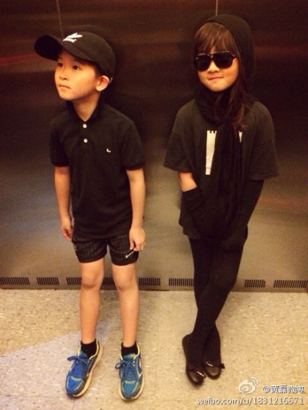 黃多多和男閨蜜合影 女王范十足