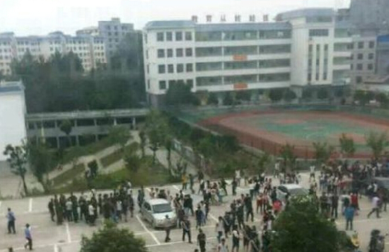 軍訓教官與師生沖突多名學生受傷