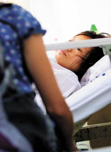 18歲母親摔死剛出生的女兒