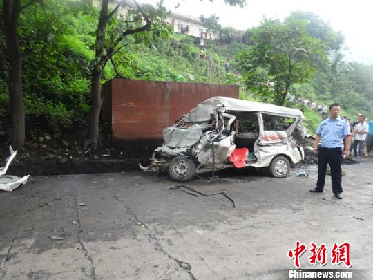 宜賓珙泉車禍現(xiàn)場圖片