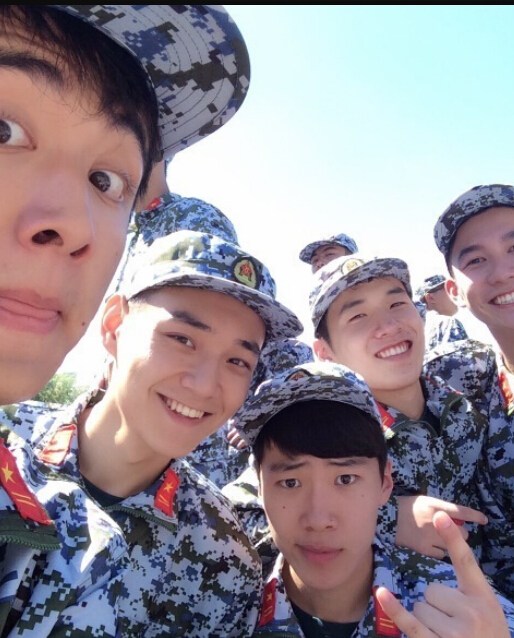 中戲新生軍訓(xùn)照曝光