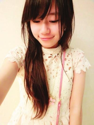 女神英語(yǔ)老師被封為臥蠶美女