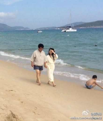 經(jīng)濟(jì)學(xué)家金巖石承認(rèn)出軌