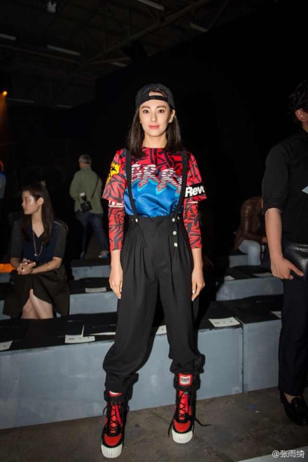 導演王全安嫖娼被抓當天張雨綺在紐約參加時裝周