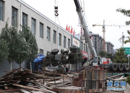 河北張家口嚴(yán)重車禍現(xiàn)場