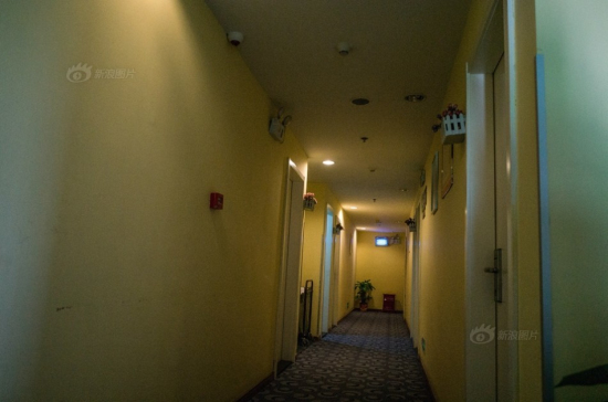 武漢高校旁的開房大廈