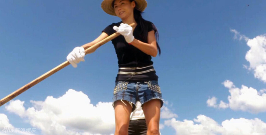 張柏芝拍攝明星到我家