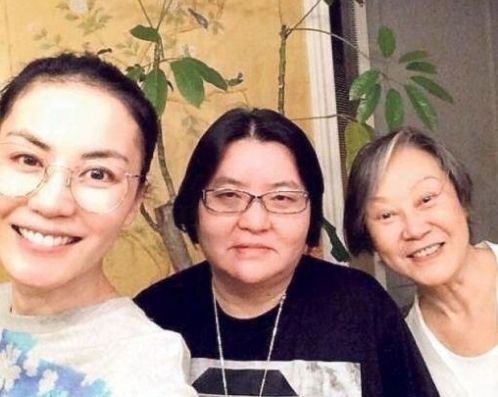 王菲和好友邱瓈寬、陳家瑛