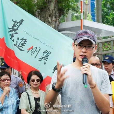 馬英九遭丟書現場