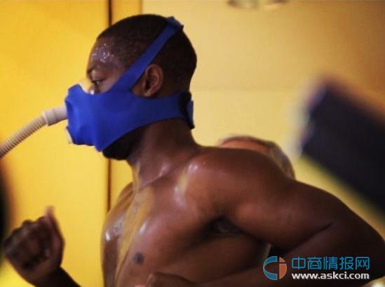 韋德在用零重力跑步機做訓練