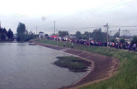 夫妻暴雨開車沖入水庫身亡
