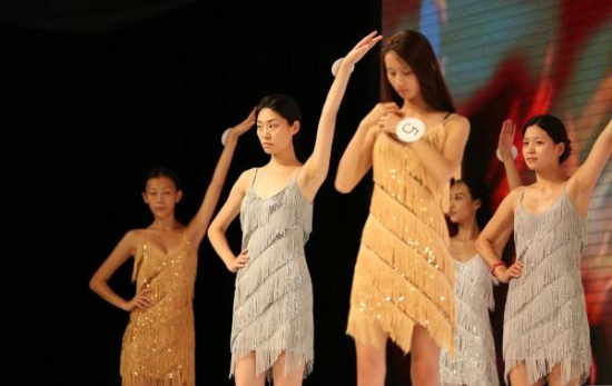 環球小姐素顏雷人