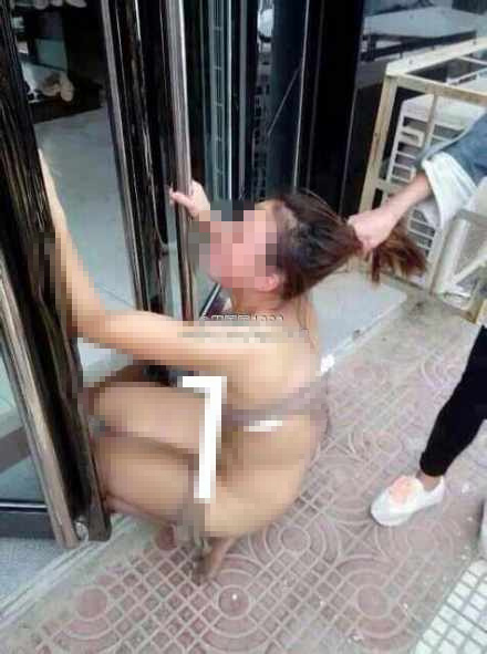 小三被當街扒光遭群毆