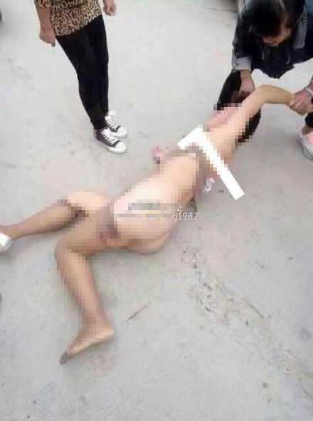 小三被當街扒光遭群毆