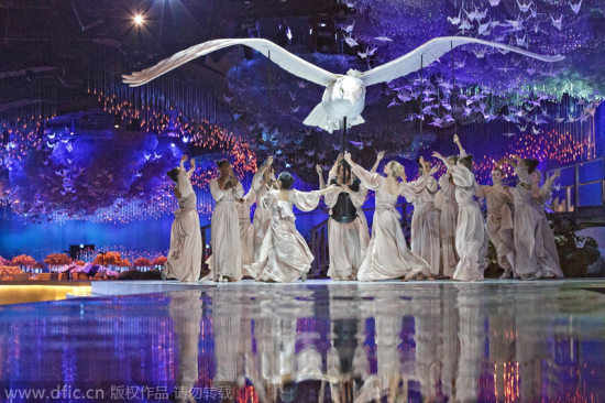 土豪用6.5萬顆水晶裝飾婚禮