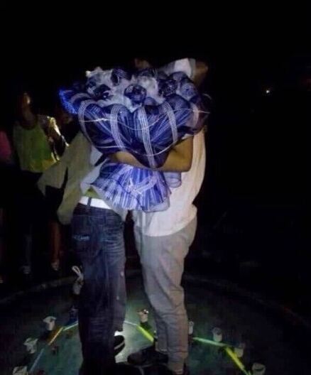 溫州大學城男男求愛