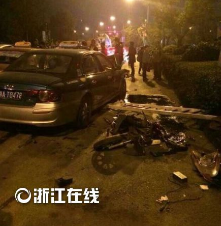 杭州多車相撞現場